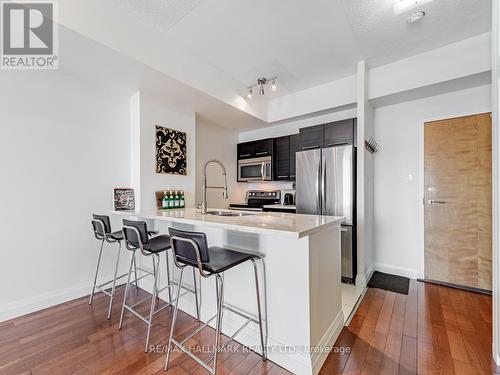 1102 - 39 Parliament Street, Toronto (Waterfront Communities), ON - Indoor Photo Showing Kitchen