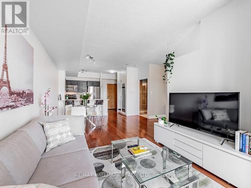 1102 - 39 Parliament Street, Toronto (Waterfront Communities), ON - Indoor Photo Showing Living Room