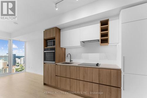 4308 - 319 Jarvis Street, Toronto, ON - Indoor Photo Showing Kitchen