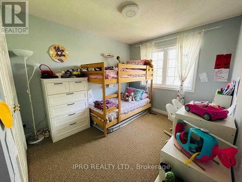 11 - 2880 Headon Forest Drive, Burlington, ON - Indoor Photo Showing Bedroom