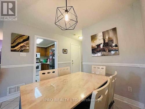 11 - 2880 Headon Forest Drive, Burlington, ON - Indoor Photo Showing Dining Room