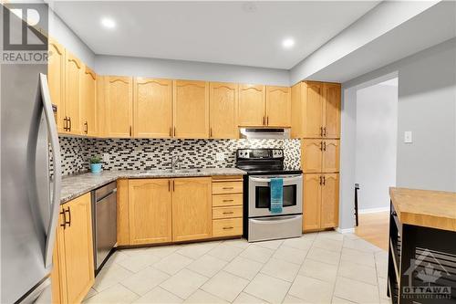 24 Meadowbreeze Drive, Ottawa, ON - Indoor Photo Showing Kitchen