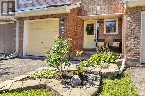 24 Meadowbreeze Drive, Ottawa, ON - Outdoor With Exterior