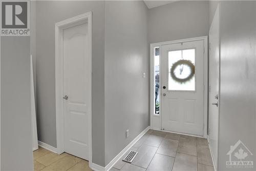 24 Meadowbreeze Drive, Ottawa, ON - Indoor Photo Showing Other Room