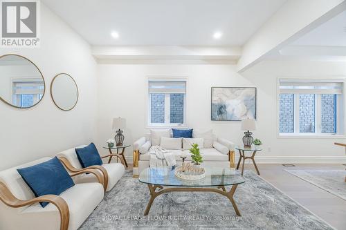 16 Smallwood Road, Brampton (Northwest Brampton), ON - Indoor Photo Showing Living Room