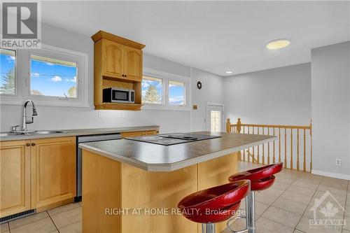 50 Hilliard Avenue, Ottawa, ON - Indoor Photo Showing Kitchen