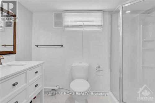 50 Hilliard Avenue, Ottawa, ON - Indoor Photo Showing Bathroom