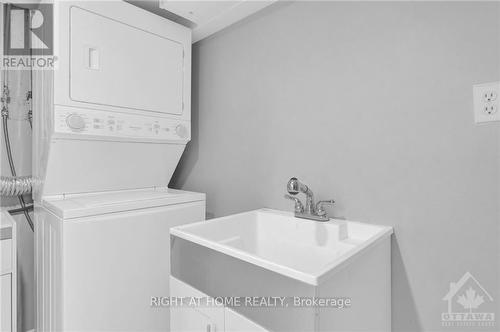 50 Hilliard Avenue, Ottawa, ON - Indoor Photo Showing Laundry Room