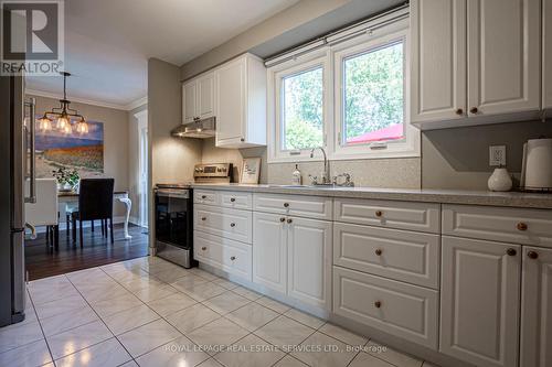 583 Turner Drive, Burlington (Shoreacres), ON - Indoor Photo Showing Kitchen