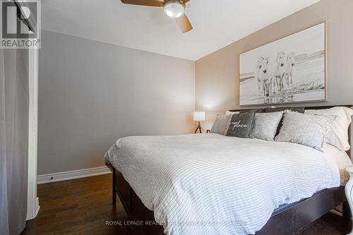 583 Turner Drive, Burlington, ON - Indoor Photo Showing Bedroom