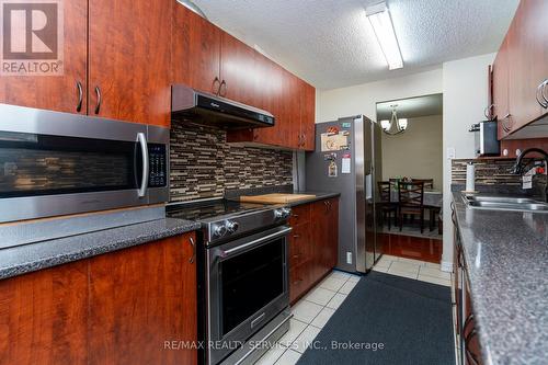 204 - 18 Knightsbridge Road, Brampton (Queen Street Corridor), ON - Indoor Photo Showing Kitchen