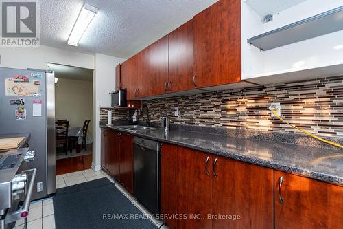 204 - 18 Knightsbridge Road, Brampton, ON - Indoor Photo Showing Kitchen