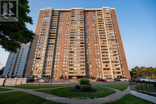 204 - 18 Knightsbridge Road, Brampton, ON - Outdoor With Balcony With Facade