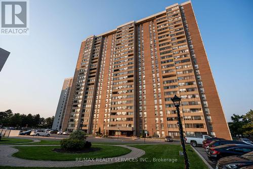 204 - 18 Knightsbridge Road, Brampton (Queen Street Corridor), ON - Outdoor With Balcony With Facade