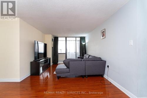 204 - 18 Knightsbridge Road, Brampton (Queen Street Corridor), ON - Indoor Photo Showing Living Room