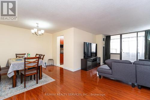 204 - 18 Knightsbridge Road, Brampton (Queen Street Corridor), ON - Indoor Photo Showing Living Room