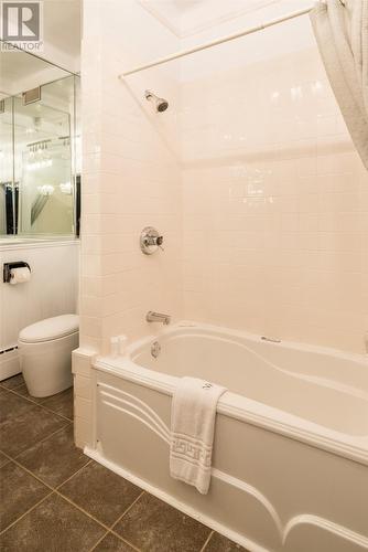 8 Forest Road, St. John'S, NL - Indoor Photo Showing Bathroom