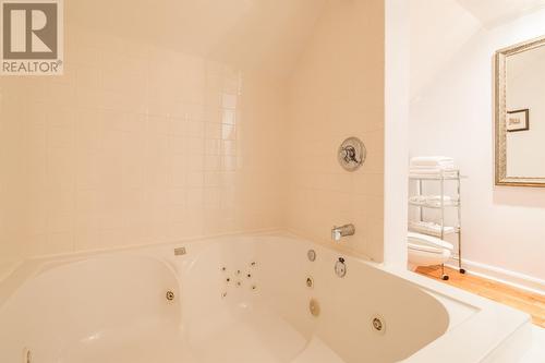 8 Forest Road, St. John'S, NL - Indoor Photo Showing Bathroom