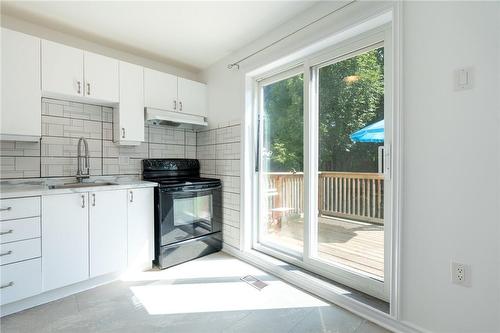 34 Sumach Street, Hamilton, ON - Indoor Photo Showing Kitchen