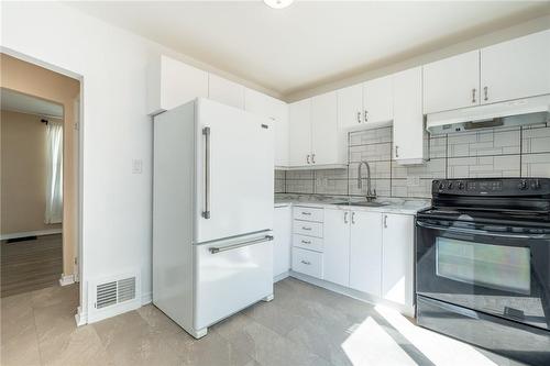 34 Sumach Street, Hamilton, ON - Indoor Photo Showing Kitchen