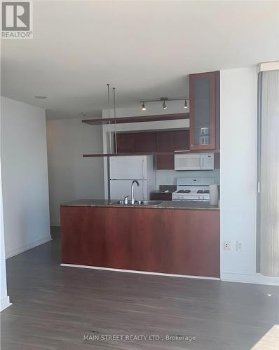 803 - 3 Navy Wharf Court, Toronto, ON - Indoor Photo Showing Kitchen