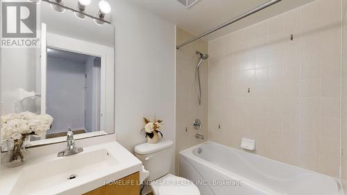 506 - 2240 Lake Shore Boulevard W, Toronto (Mimico), ON - Indoor Photo Showing Bathroom