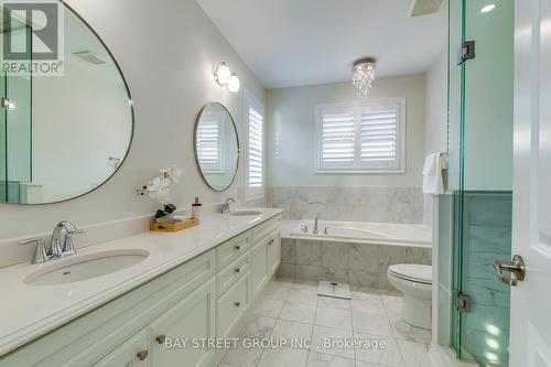 369 Dahlia Trail, Oakville, ON - Indoor Photo Showing Bathroom