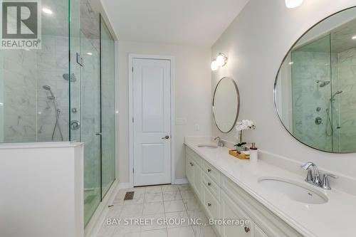 369 Dahlia Trail, Oakville, ON - Indoor Photo Showing Bathroom