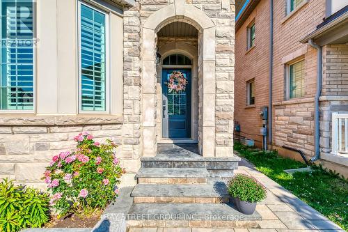 369 Dahlia Trail, Oakville, ON - Outdoor