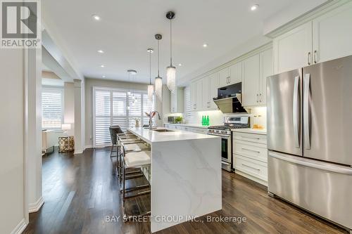 369 Dahlia Trail, Oakville, ON - Indoor Photo Showing Kitchen With Upgraded Kitchen