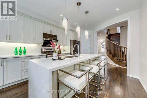 369 Dahlia Trail, Oakville, ON - Indoor Photo Showing Kitchen With Upgraded Kitchen