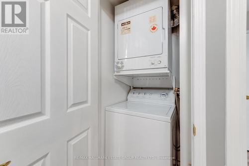 202 - 38 Avoca Avenue, Toronto (Rosedale-Moore Park), ON - Indoor Photo Showing Laundry Room