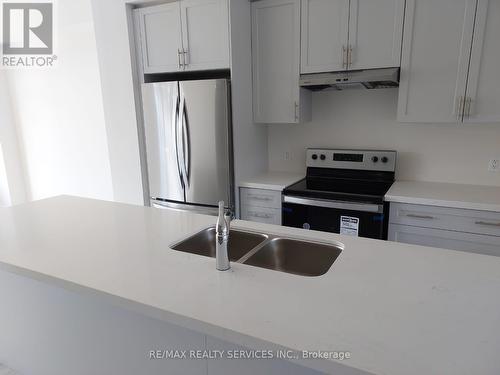 59 Camino Real Drive, Caledon, ON - Indoor Photo Showing Kitchen With Double Sink