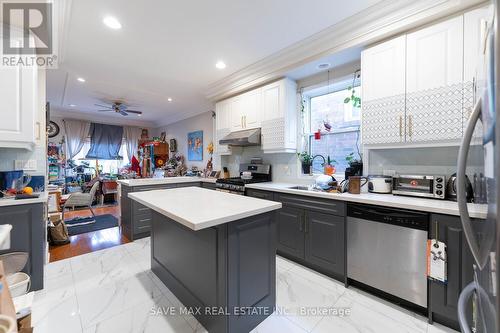 73 Buttonwood Avenue, Toronto (Mount Dennis), ON - Indoor Photo Showing Kitchen With Upgraded Kitchen