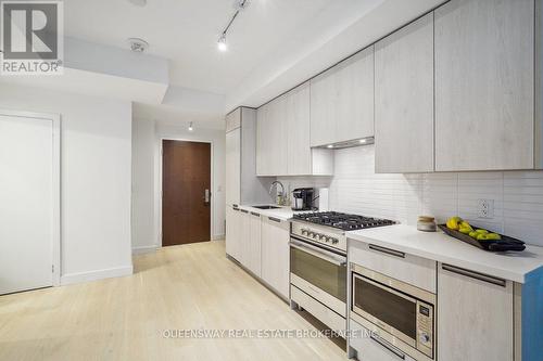 307 - 160 Kingsway Crescent, Toronto (Kingsway South), ON - Indoor Photo Showing Kitchen With Upgraded Kitchen