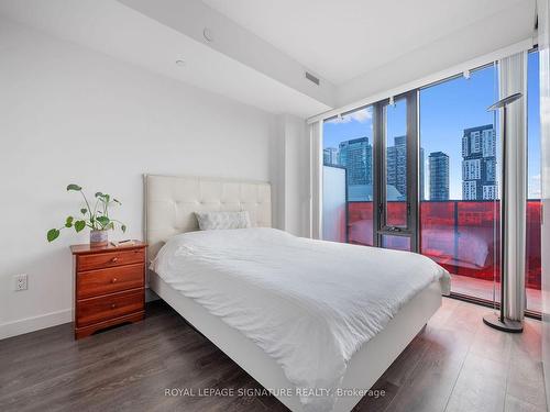 1302-215 Queen St W, Toronto, ON - Indoor Photo Showing Bedroom