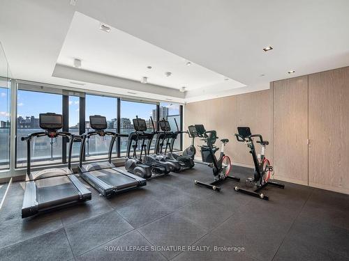 1302-215 Queen St W, Toronto, ON - Indoor Photo Showing Gym Room