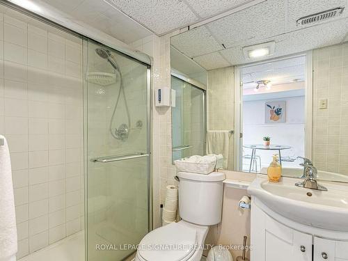 10 Ventura Lane, Ajax, ON - Indoor Photo Showing Bathroom