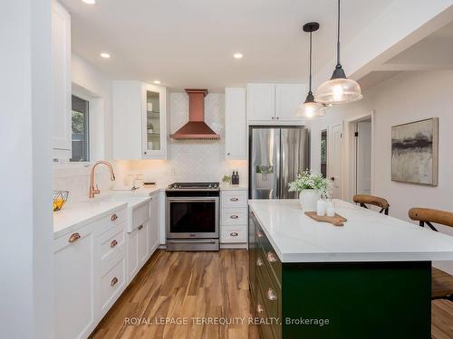 132 Greyabbey Tr, Toronto, ON - Indoor Photo Showing Kitchen With Upgraded Kitchen