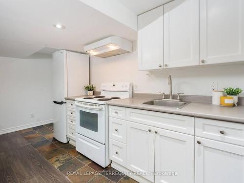 132 Greyabbey Tr, Toronto, ON - Indoor Photo Showing Kitchen