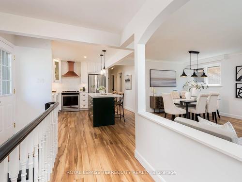 132 Greyabbey Tr, Toronto, ON - Indoor Photo Showing Kitchen