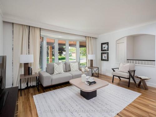 132 Greyabbey Tr, Toronto, ON - Indoor Photo Showing Living Room