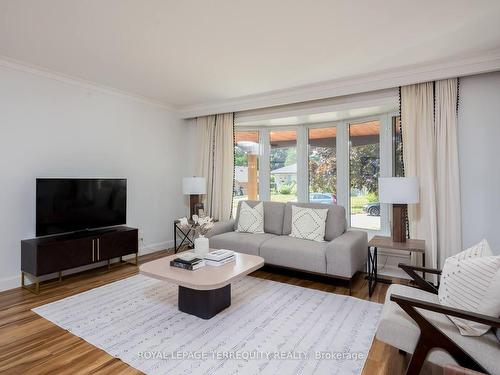 132 Greyabbey Tr, Toronto, ON - Indoor Photo Showing Living Room