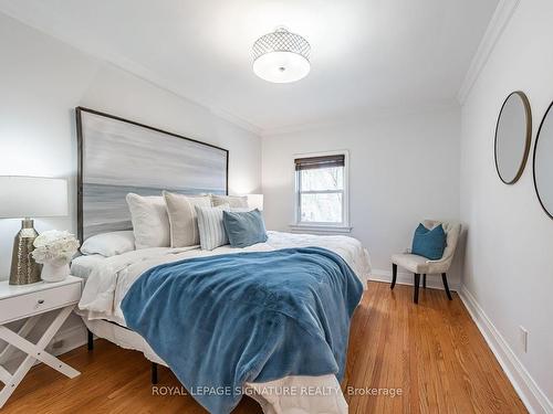 44 Parkview Hill Cres, Toronto, ON - Indoor Photo Showing Bedroom