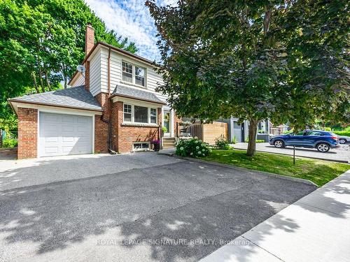 44 Parkview Hill Cres, Toronto, ON - Outdoor