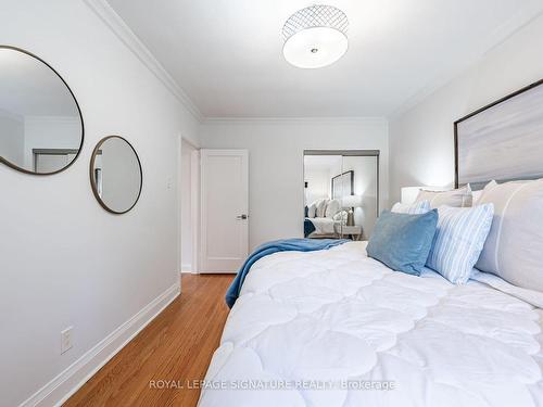 44 Parkview Hill Cres, Toronto, ON - Indoor Photo Showing Bedroom