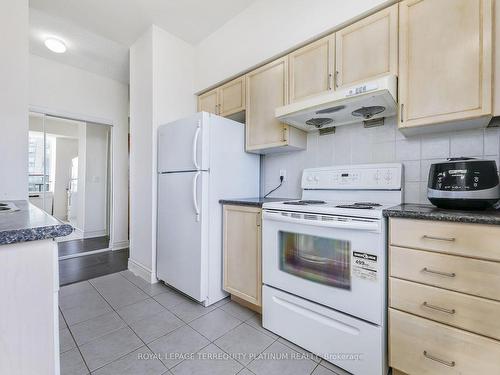 Ph3403-60 Brian Harrison Way, Toronto, ON - Indoor Photo Showing Kitchen