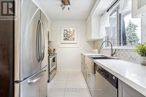 1 - 1370 Fieldlight Boulevard, Pickering, ON - Indoor Photo Showing Kitchen With Upgraded Kitchen