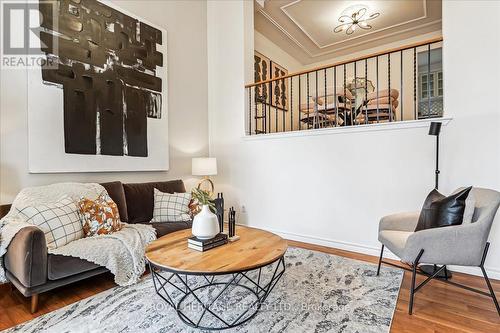 1 - 1370 Fieldlight Boulevard, Pickering, ON - Indoor Photo Showing Living Room