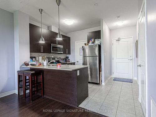 422-33 Whitmer St, Milton, ON - Indoor Photo Showing Kitchen With Stainless Steel Kitchen With Upgraded Kitchen